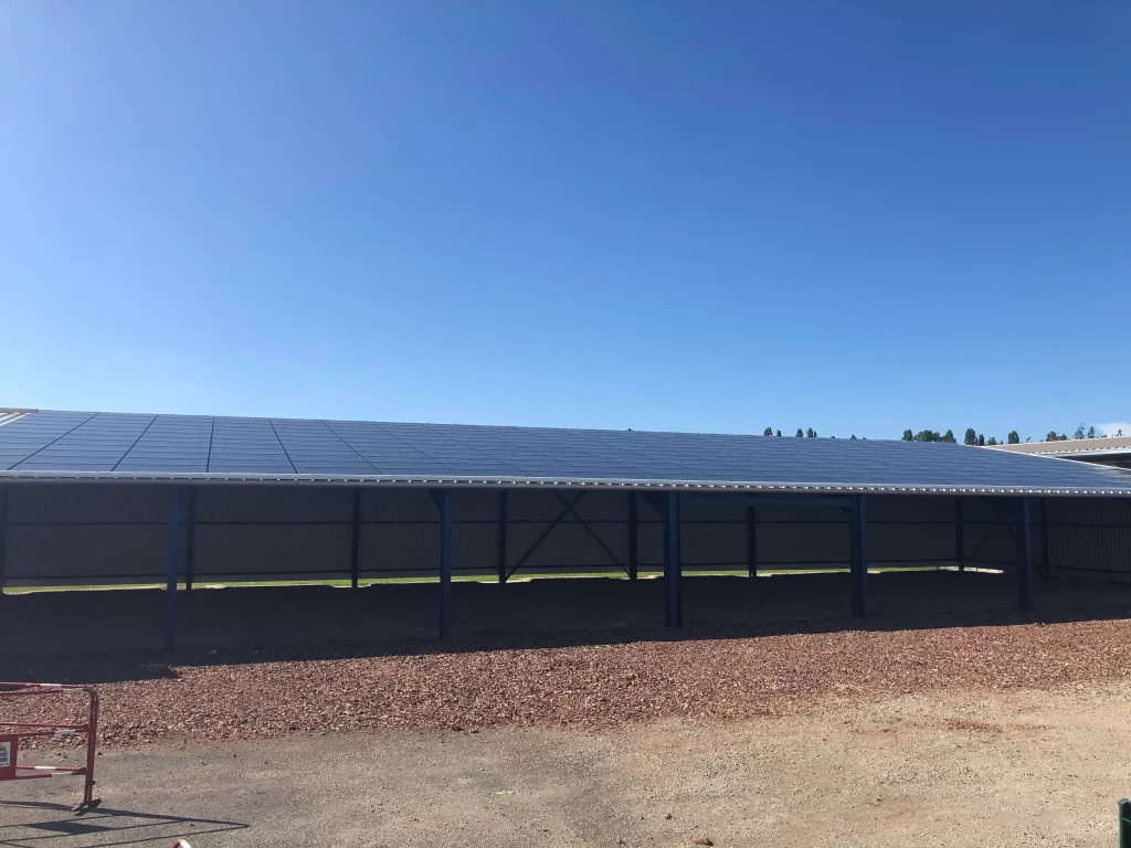 Installation professionnelle de panneaux solaires photovoltaïques sans sous-traitance