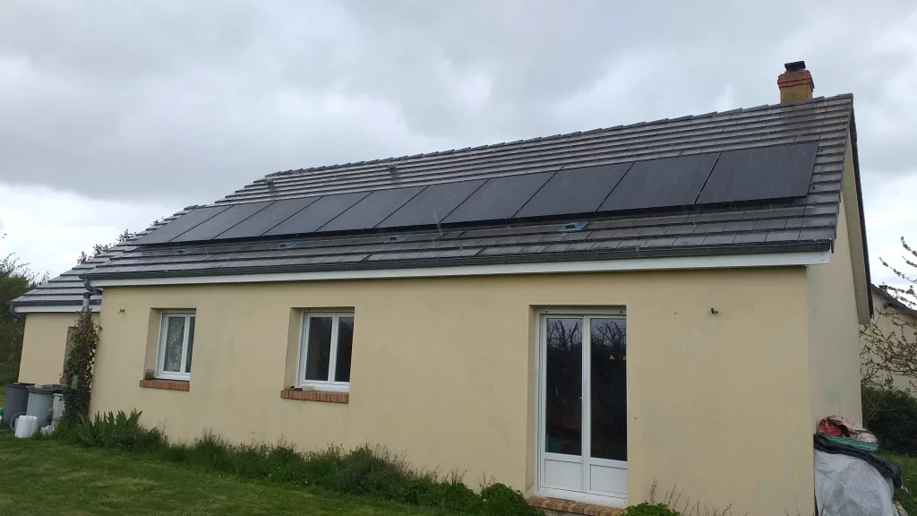 Ombrière photovoltaïque protégeant les véhicules tout en produisant de l’énergie propre