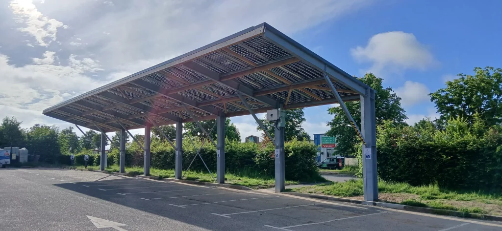 Protection des véhicules avec un carport photovoltaïque tout en générant de l’énergie